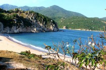 Cho thuê xe du lịch giá rẻ ngắm biển đẹp Ninh Thuận
