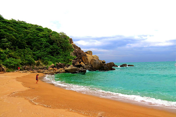 Hình ảnh cho thuê xe du lịch giá rẻ ngắm biển đẹp Ninh Thuận
